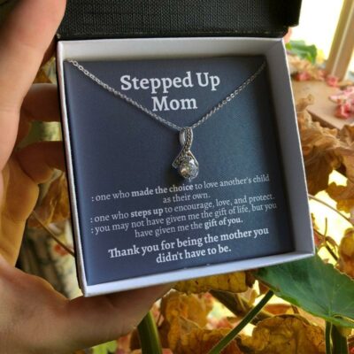 meaningful-stepmom-necklace-thank-you-gift-for-bonus-mom-unbiological-mom-NS-1627874209.jpg
