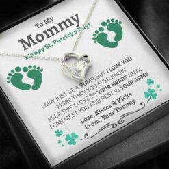 new-mom-st-patrick-s-day-necklace-gift-for-pregnant-wife-expecting-wife-mom-to-be-BU-1627874005.jpg