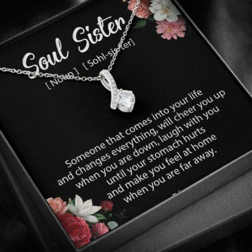 soul-sister-necklace-gift-for-best-friend-bff-unbiological-sister-tI-1627459591.jpg