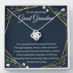 to-an-amazing-great-grandma-necklace-gift-for-grandma-to-be-pregnancy-reveal-gift-Ev-1628244066.jpg