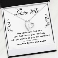 to-my-future-wife-necklace-gift-gift-for-girlfriend-or-fiance-Xl-1626965893.jpg