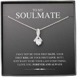 to-my-future-wife-necklace-necklaces-for-wife-from-husband-necklace-for-girlfriend-BO-1626691118.jpg