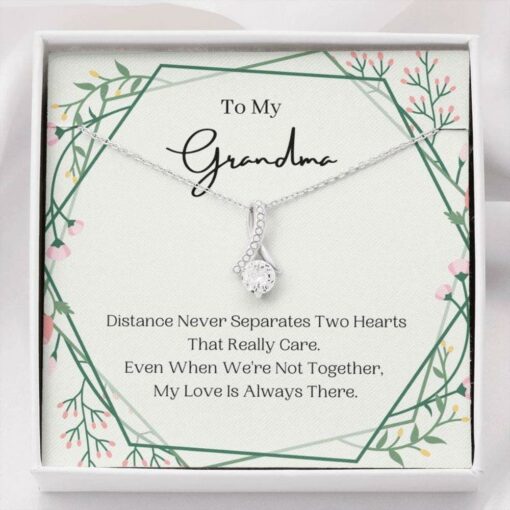 to-my-grandma-necklace-distance-never-separates-present-for-grandma-Tj-1628244854.jpg