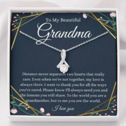 to-my-grandma-necklace-gift-for-grandmother-from-granddaughter-grandson-oq-1628244701.jpg