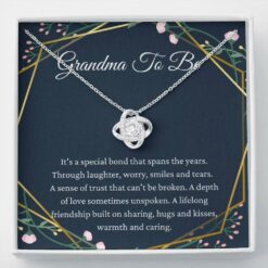 grandma-to-be-necklace-special-bond-gift-for-grandmother-to-be-new-grandma-gift-Qo-1630403769.jpg