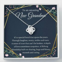 new-grandma-necklace-gift-pregnancy-reveal-gift-for-new-grandmother-hw-1630403662.jpg