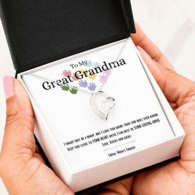to-my-great-grandma-necklace-gift-for-new-grandma-grandma-to-be-gender-reveal-gift-Oy-1630403749.jpg