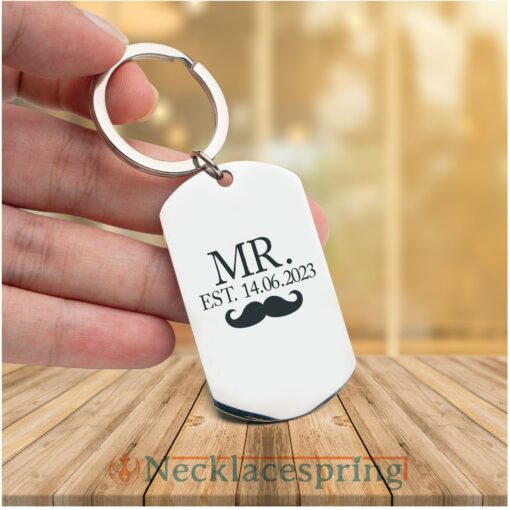 custom-photo-keychain-mr-mrs-couple-wedding-anniversary-personalized-engraved-metal-keychain-aQ-1688179521.jpg